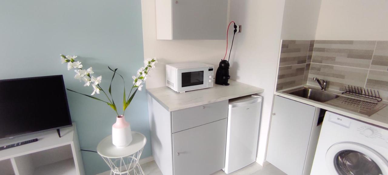 Studio 26M2 Centre Ville Renove Avec Parking Prive Ла-Гранд-Мот Экстерьер фото